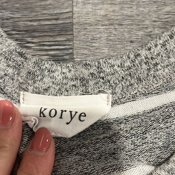Korye Gray Striped long sleeve high low tunic sweater Women's Top - s - Picture 6 of 6